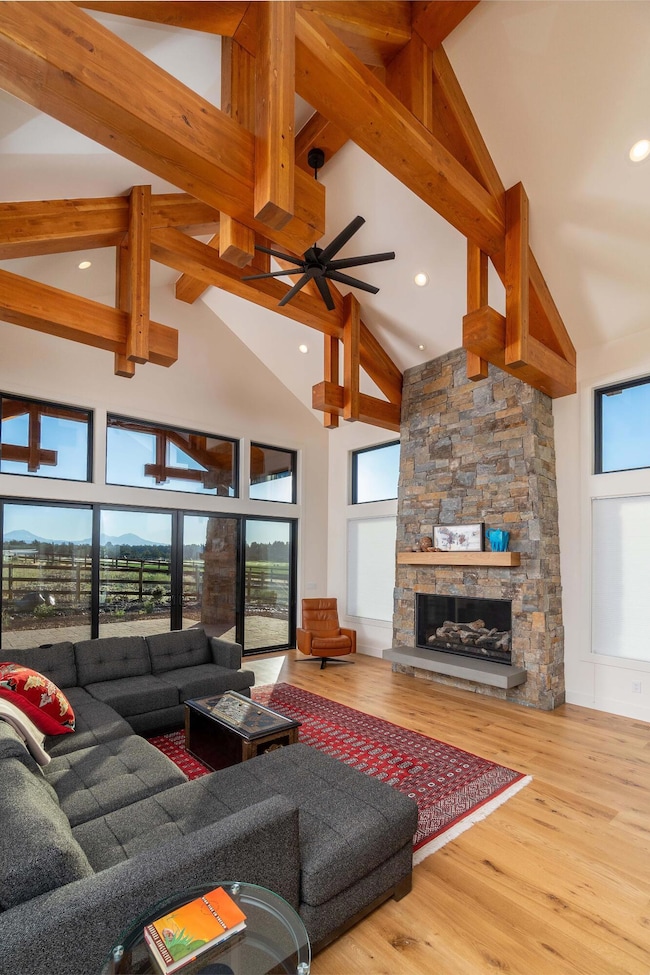 20305 Arrowhead Dr, Bend, OR 97703 - photo 4