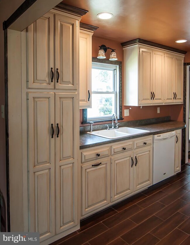 15 Givler Ave, Enola, PA 17025 - photo 4