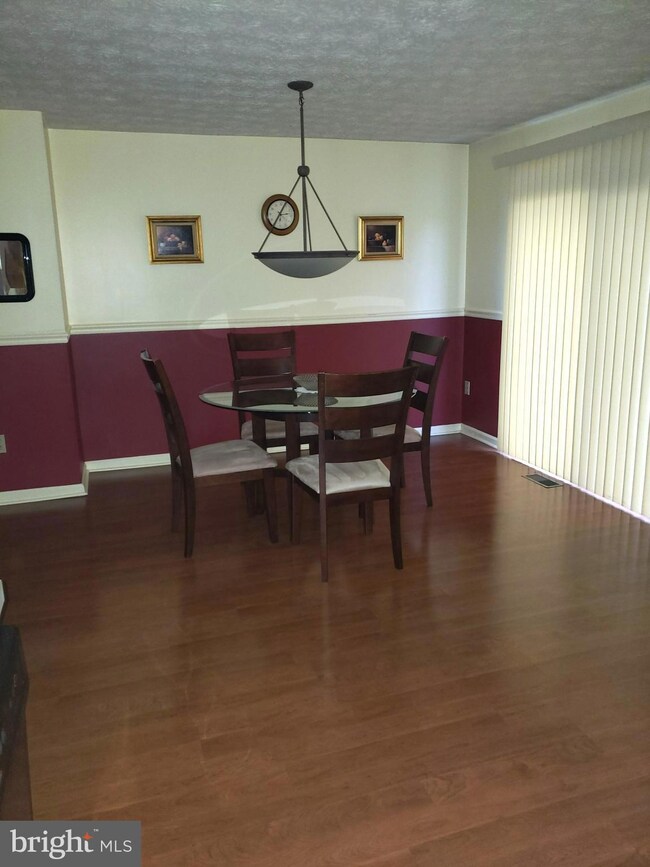 8164 Hazy Dawn Ct, Pasadena, MD 21122 - photo 3