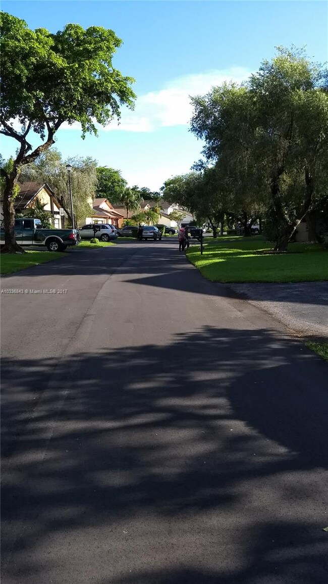 4826 SW 148th Place, Miami, FL 33185 - photo 4