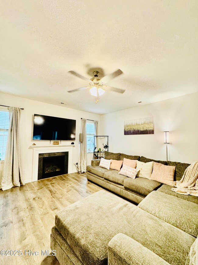 1013 Yellowwood Aly, New Bern, NC 28562 - photo 5