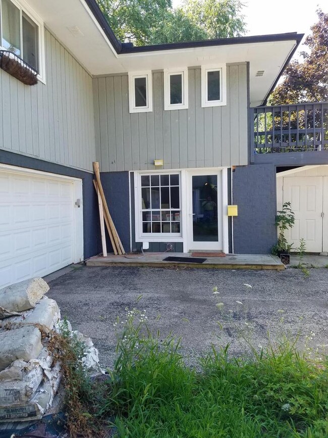 2419 White Oak Trail unit 2421, Oregon, WI 53575 - photo 2