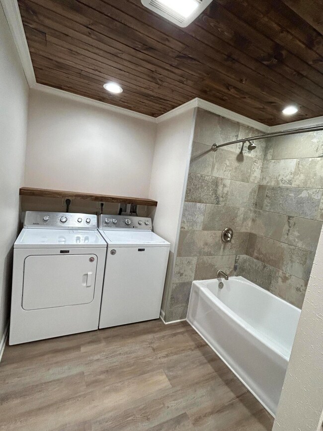laundry.bathroom
