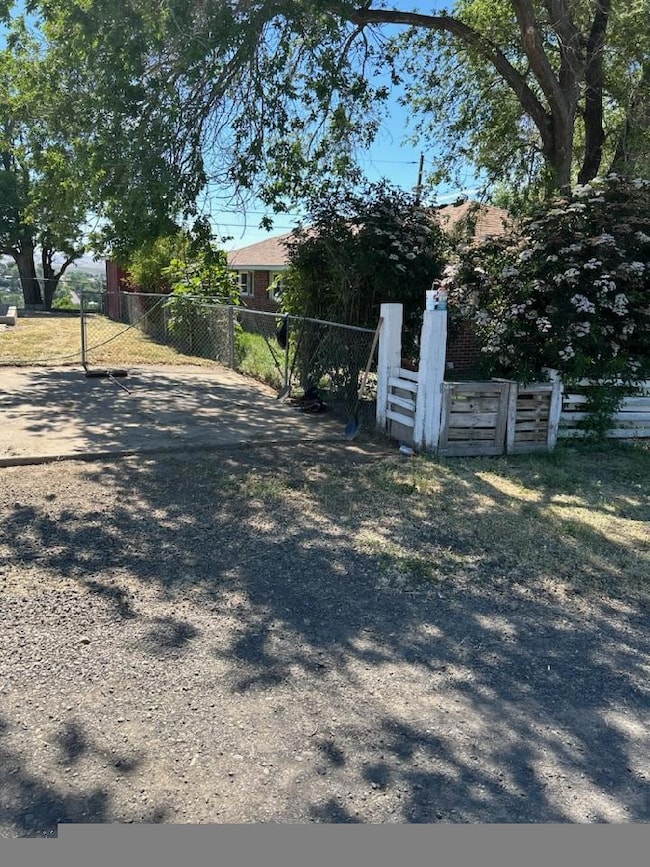 813 SE 6th St, Pendleton, OR 97801 - photo 6