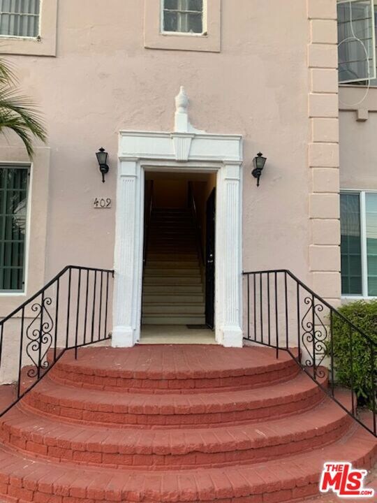 202 N Locust St unit 7, Inglewood, CA 90301 - photo 2