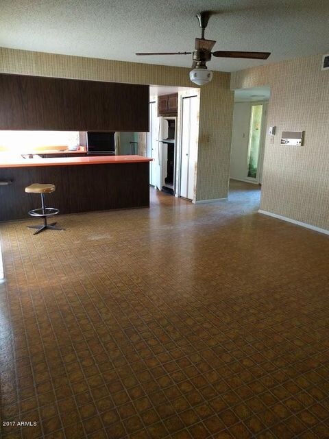 2247 W Jacinto family room kitchen