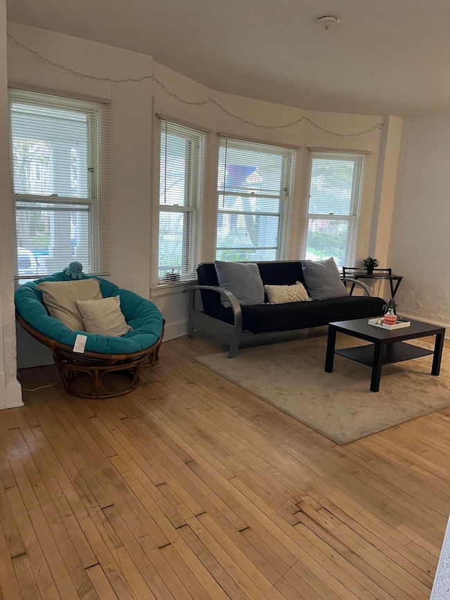 2962 N Cramer St unit 2964, Milwaukee, WI 53211 - photo 4