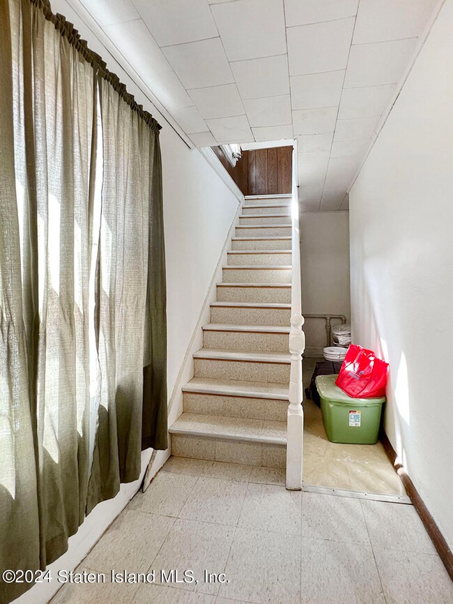122 Olympia Blvd unit 124, Staten Island, NY 10305 - photo 7