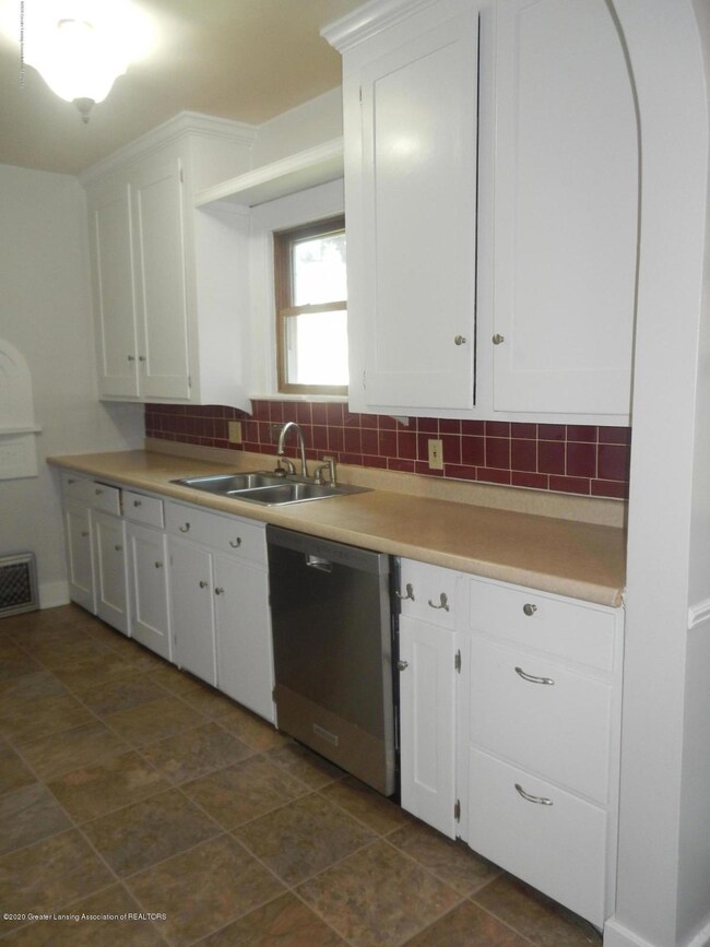 1815 Fletcher St, Lansing, MI 48910 - photo 5