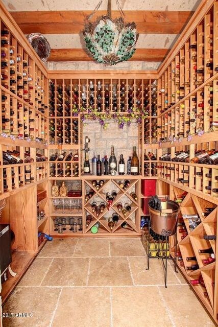 06 WINE ROOM