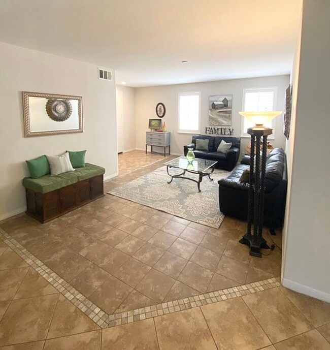 33559 Abbey Rd, Temecula, CA 92592 - photo 2