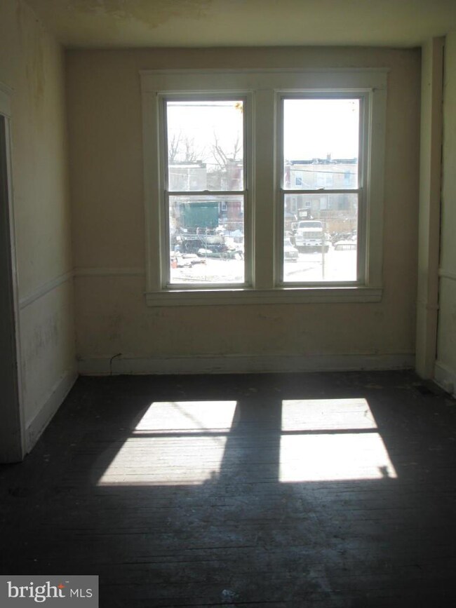 2813 Waldorf Ave, Baltimore, MD 21215 - photo 5