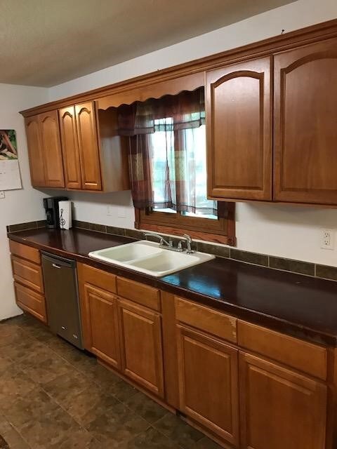 309 2nd St NW, Clarion, IA 50525 - photo 5