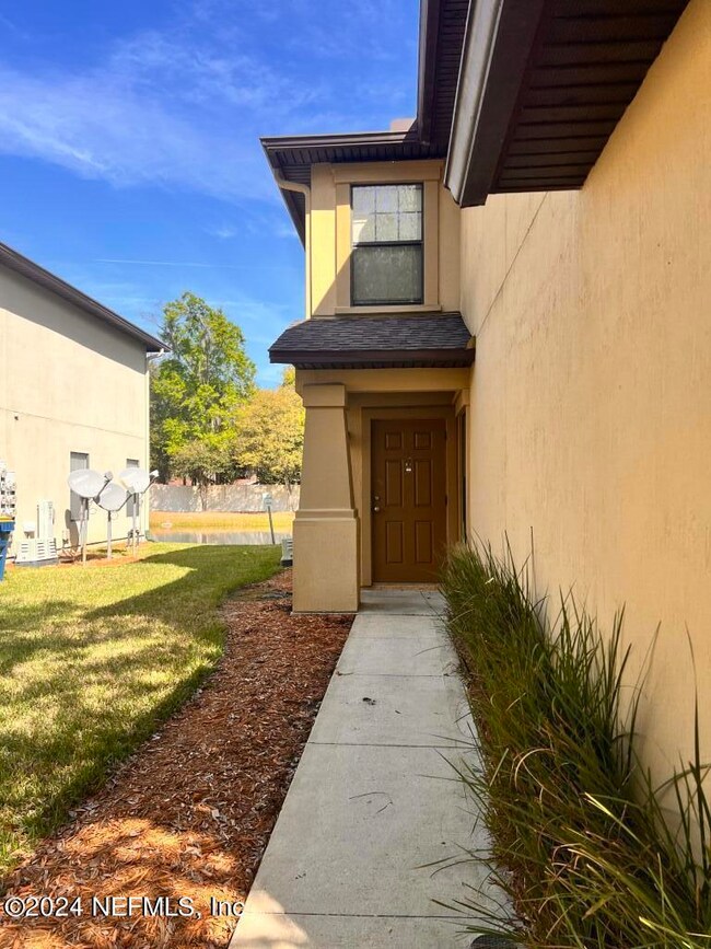 10669 Academy Park Dr, Jacksonville, FL 32218 - photo 2