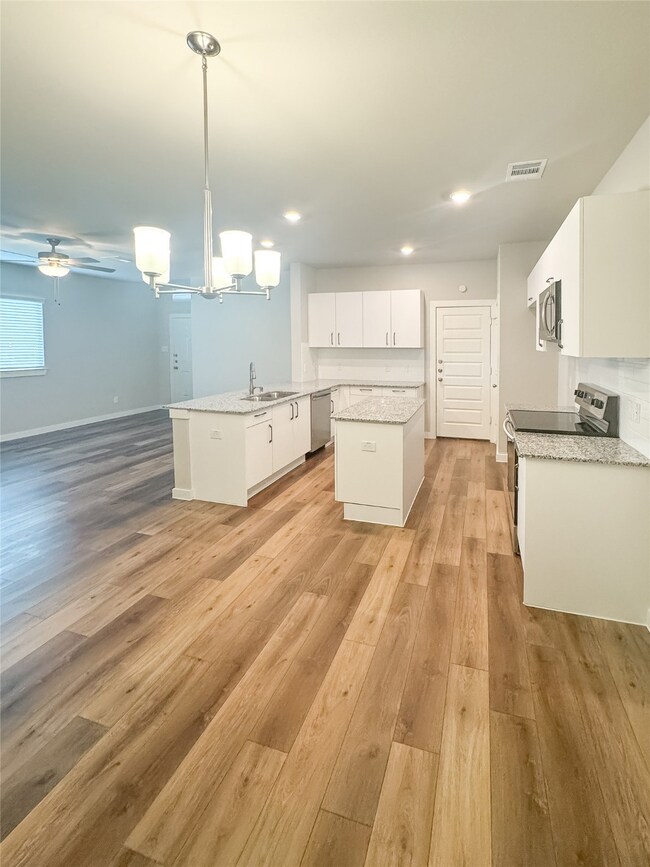 25152 Pacific Wren Dr, Magnolia, TX 77354 - photo 3