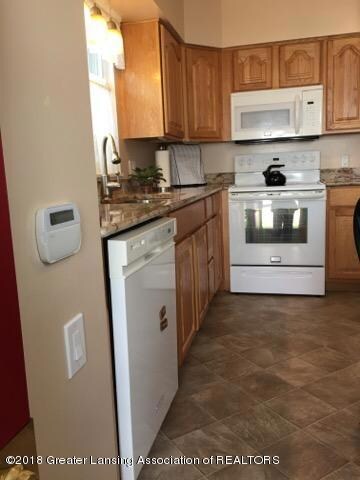 3308 Risdale Ave, Lansing, MI 48911 - photo 7