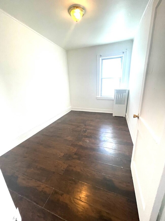 91-26 183rd St, Hollis, NY 11423 - photo 7