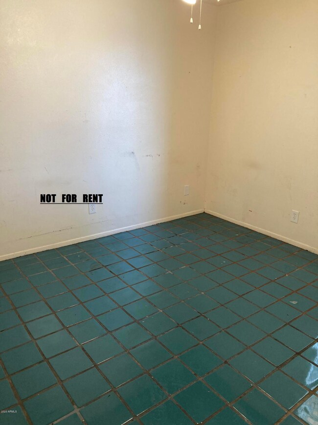 8114 W Avalon Dr, Phoenix, AZ 85033 - photo 6