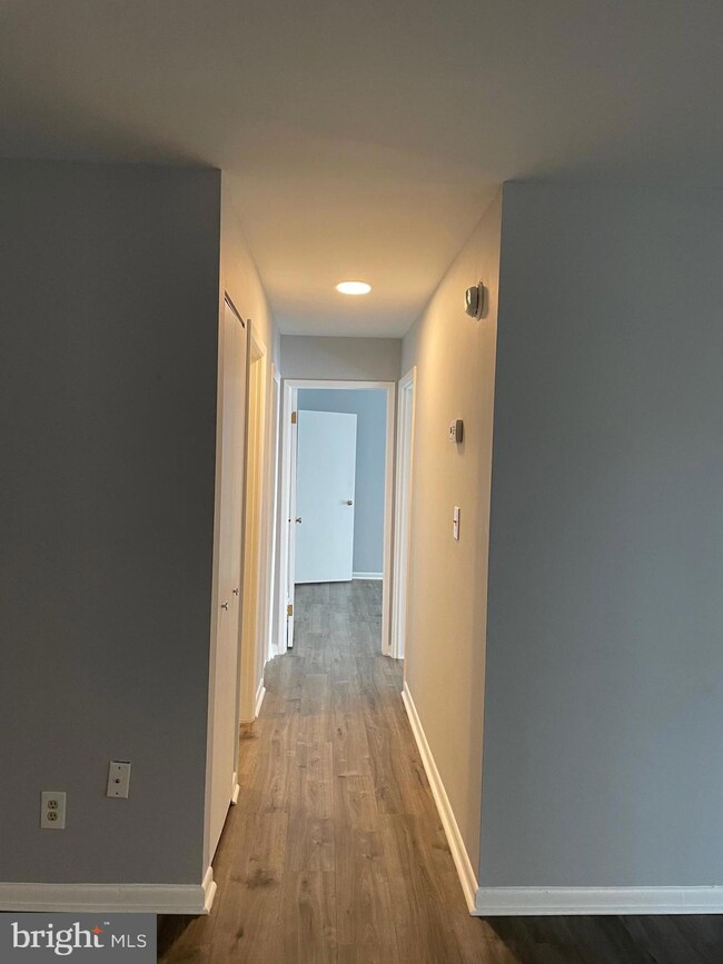 5923 Tamar Dr, Columbia, MD 21045 - photo 7