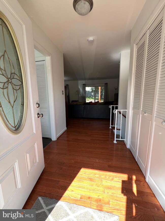 9004 Brightlea Ct, Lanham, MD 20706 - photo 2