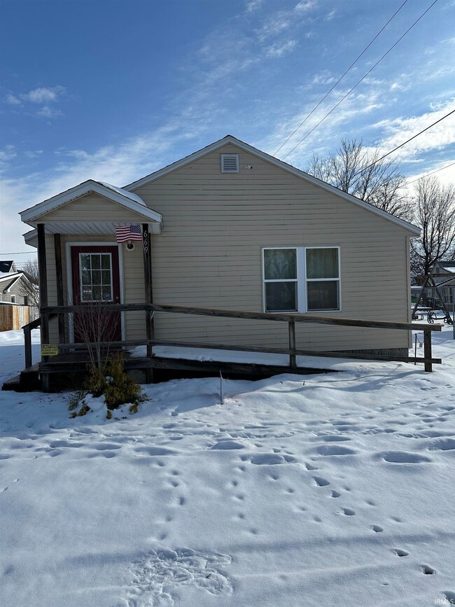 669 NE 5th St, Linton, IN 47441 - photo 2