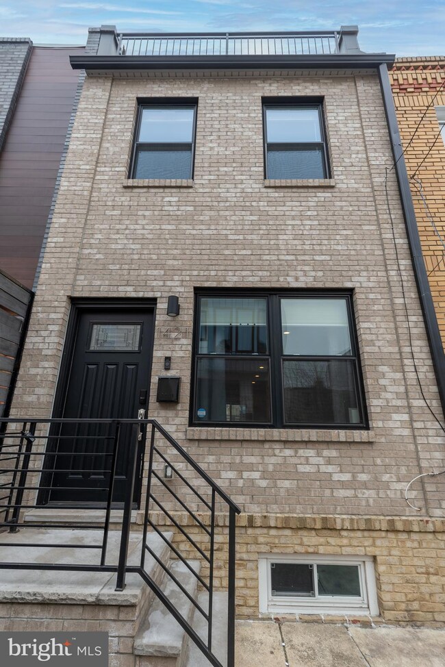 1421 S Ringgold St, Philadelphia, PA 19146 - photo 2