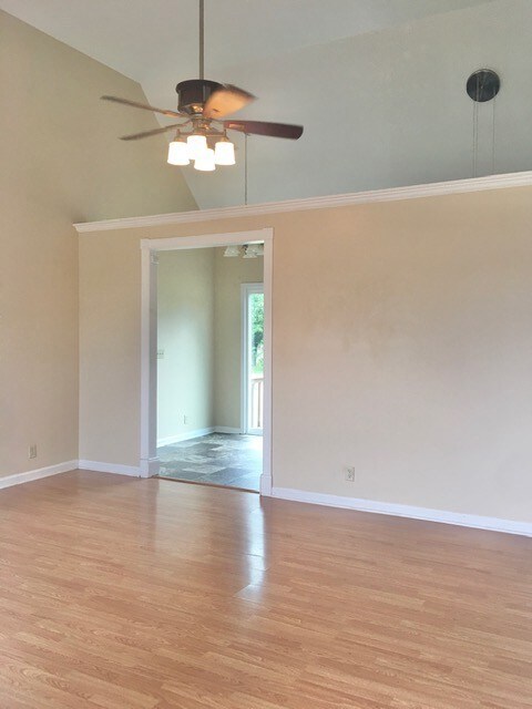 1004 Cooper Dr, Oak Grove, KY 42262 - photo 2