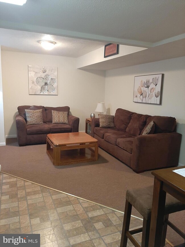 9410 Seven Courts Dr, Nottingham, MD 21236 - photo 4