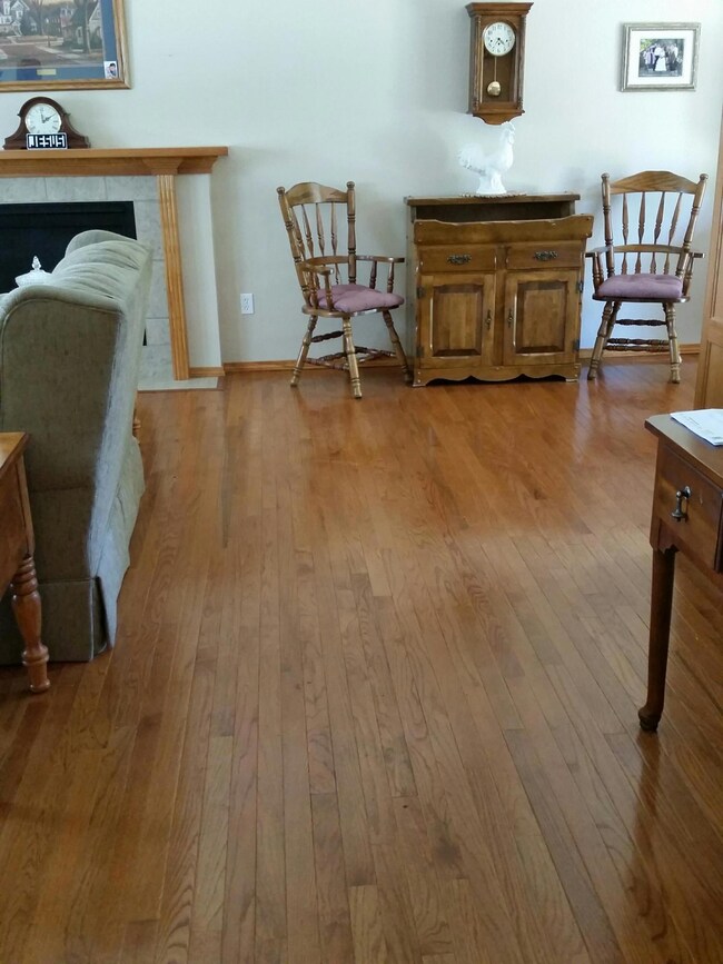 781 Nottinghill Gate hardwood pic