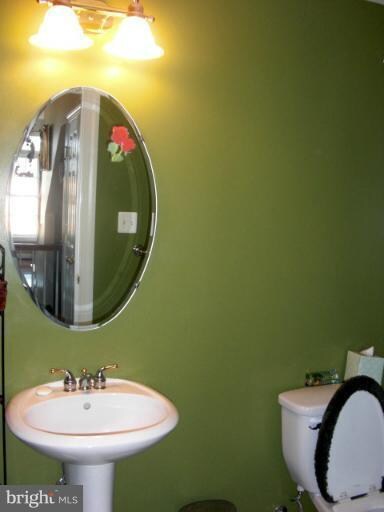 627 Kingfisher Ave unit UPPER, Gaithersburg, MD 20877 - photo 6