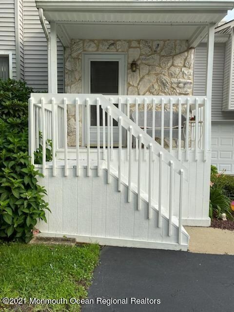 28 Kennedy Ct, North Middletown, NJ 07748 - photo 5