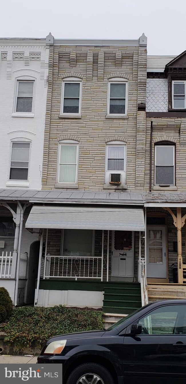 747 N 11th St, Reading, PA 19604 - photo 2