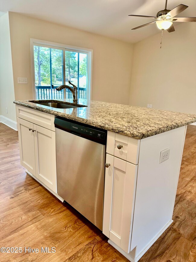 108 Dundee Dr, Carthage, NC 28327 - photo 5