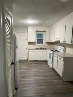 213 Adams St, Statesville, NC 28677 - photo 4