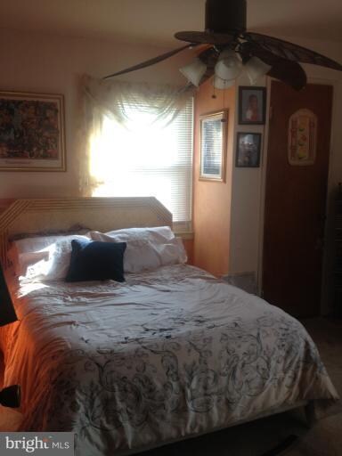 7002 Valley Park Rd, Capitol Heights, MD 20743 - photo 4