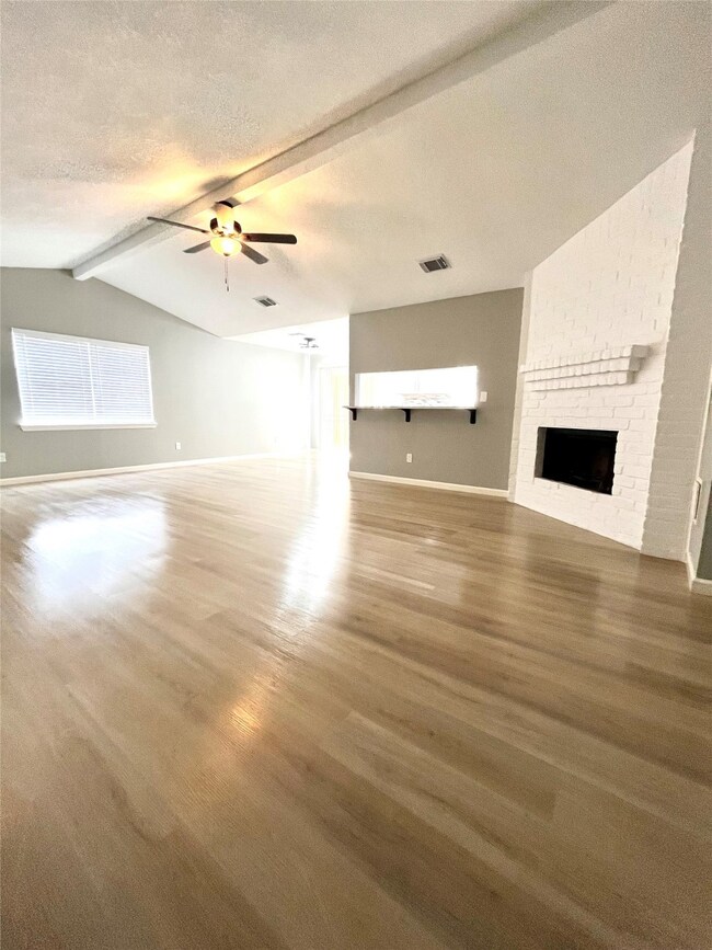 7747 Ashmole Ln, Houston, TX 77088 - photo 2