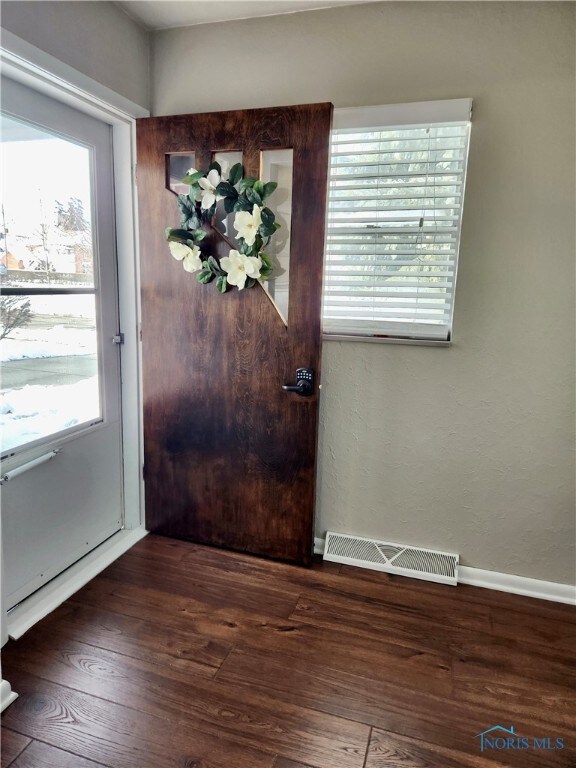 304 Brussel St, Archbold, OH 43502 - photo 2