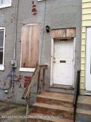 1749 Roberts Ave (2nd Front View)