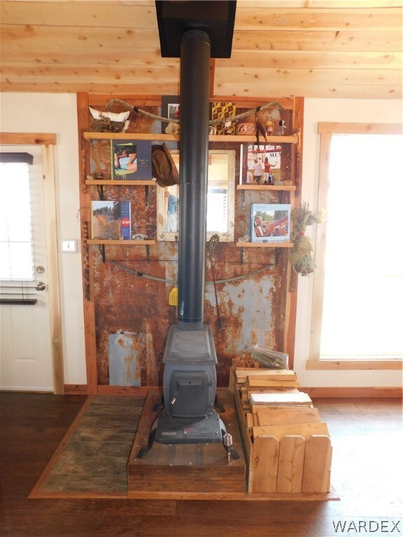 WOOD BURNING STOVE