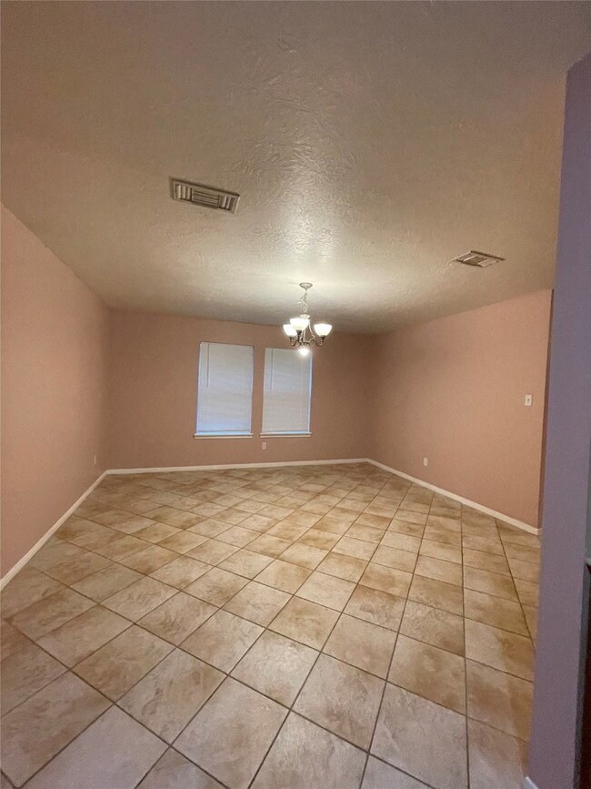 2213 Par Ln, Richmond, TX 77469 - photo 4