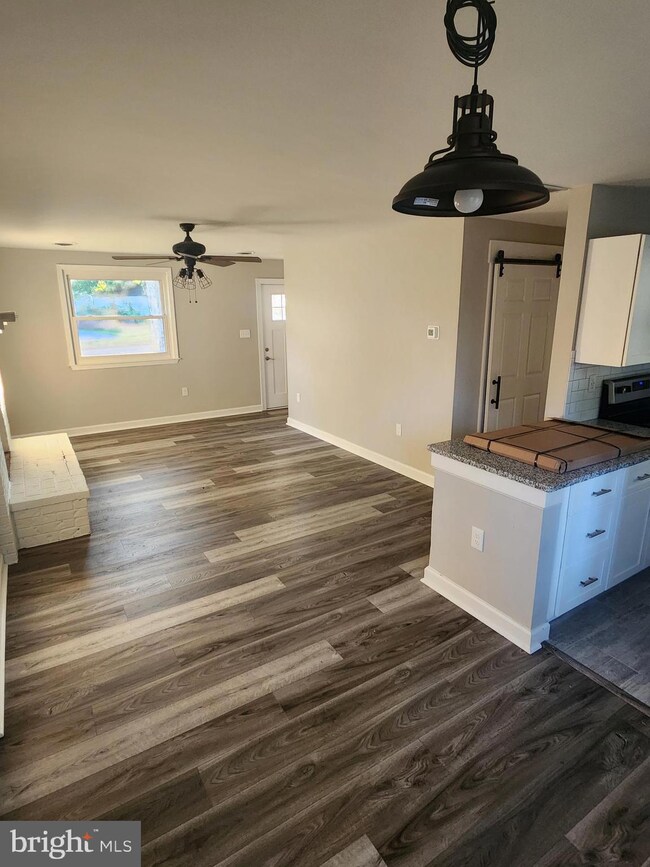 1002 Edgerly Rd, Glen Burnie, MD 21060 - photo 5