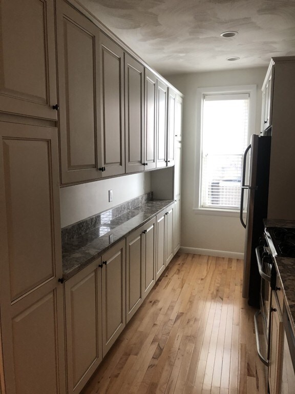 23 Clark St unit 3, Boston, MA 02109 - photo 4