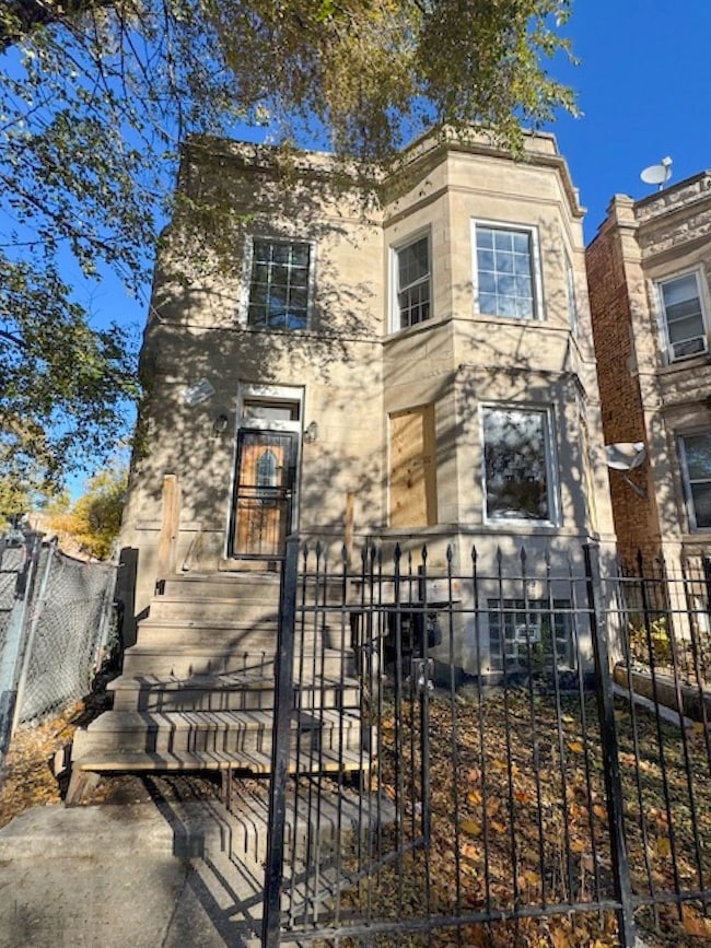 4038 W Wilcox St, Chicago, IL 60624 - photo 2