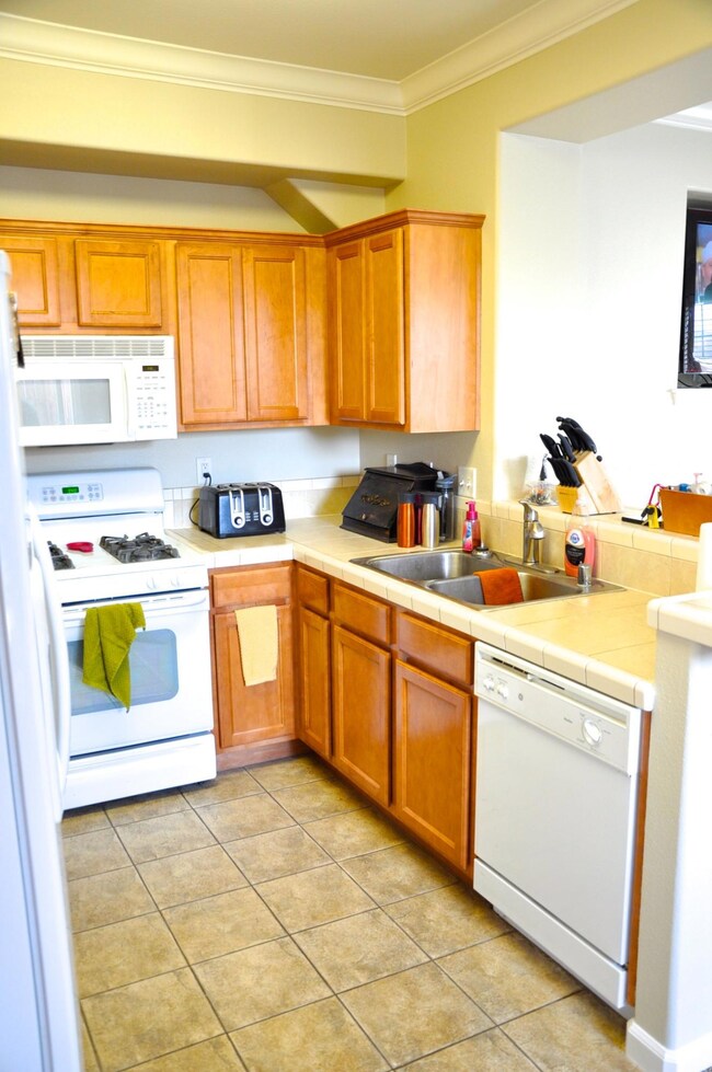 2328 La Villa Way, Redding, CA 96003 - photo 5