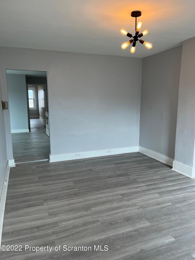 922 S Webster Apartment 3 Ave, Scranton, PA 18505 - photo 2