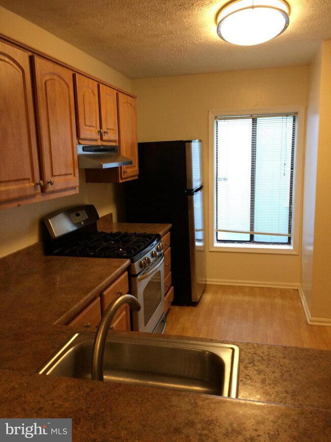 2223 Hunters Run Dr unit 2223, Reston, VA 20191 - photo 7