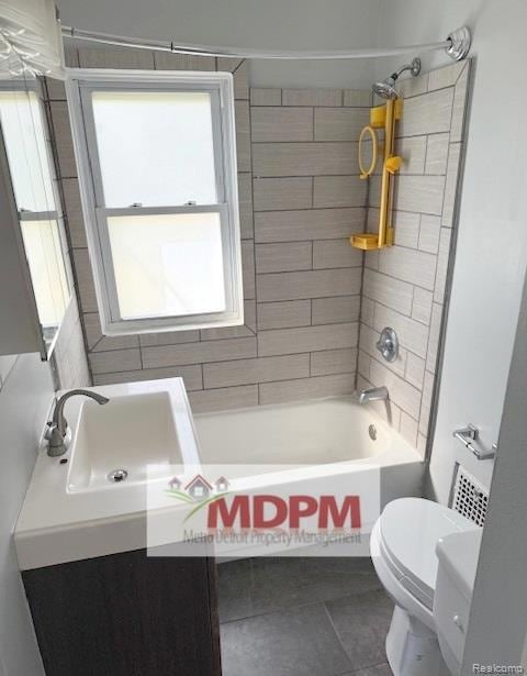 Full bath with shower / washtub combination and vanity