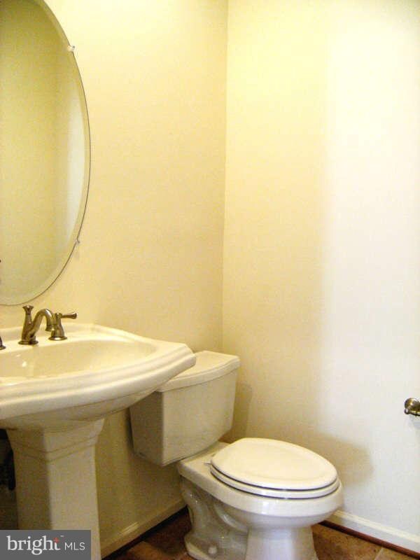 17616 Zullo Dr, Poolesville, MD 20837 - photo 4