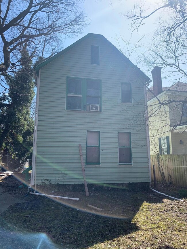 1282 E Fulton Back