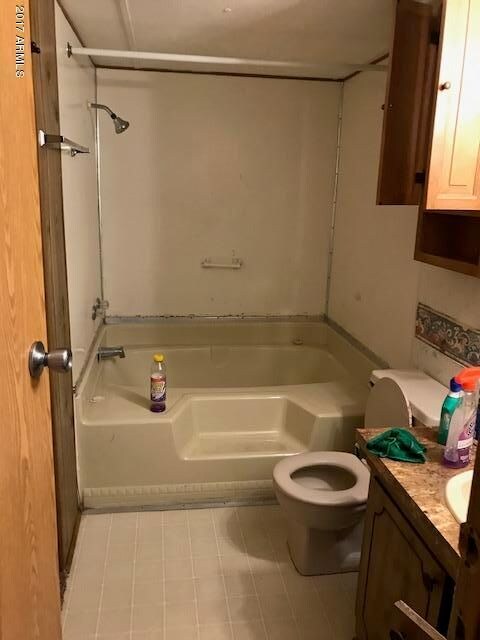 945 E. 2ND BATHROOM